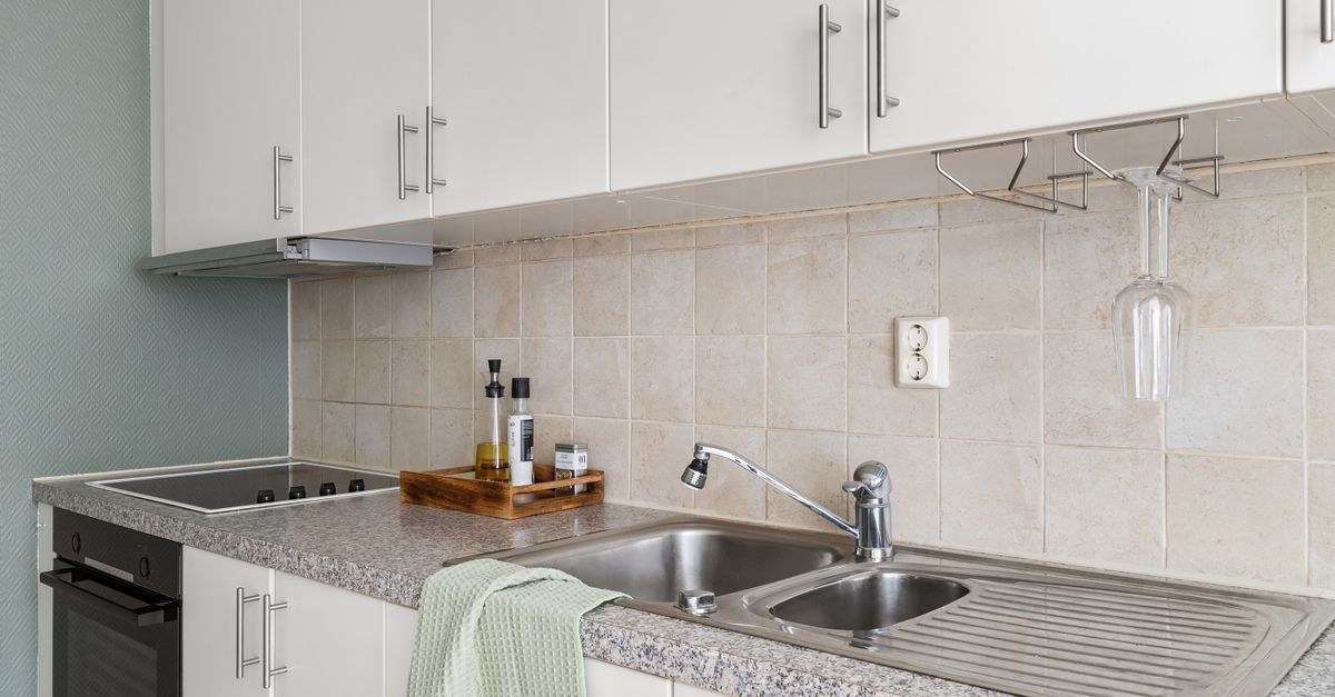 Make It Pop: Designing a Light, Welcoming Kitchen with Black Cabinet Fronts